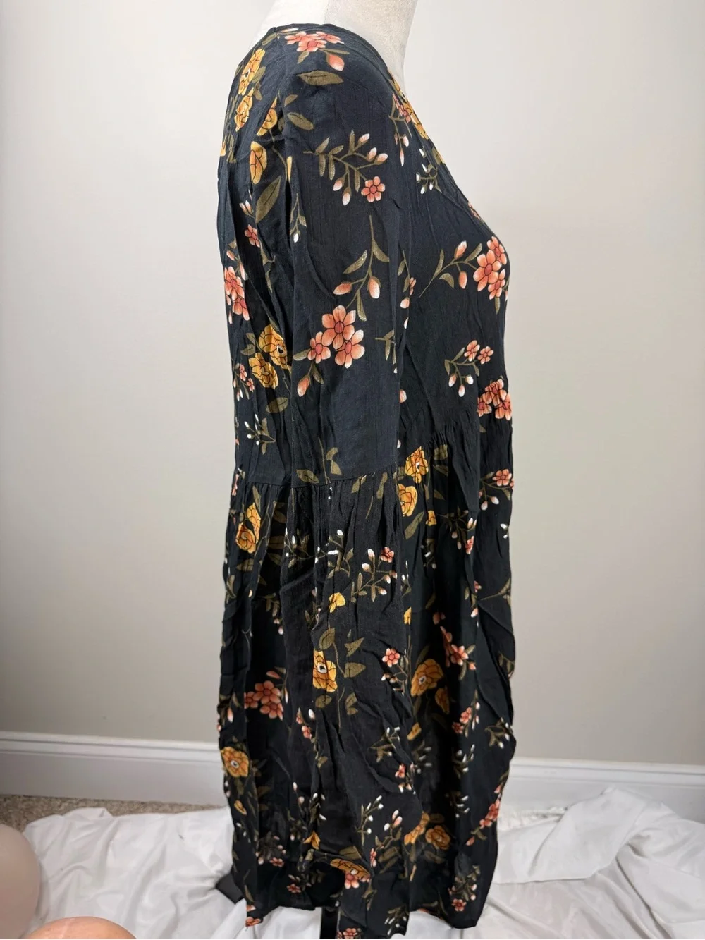 Altar'd State V-Neck dress with Floral Print size medium - Picture 7 of 8